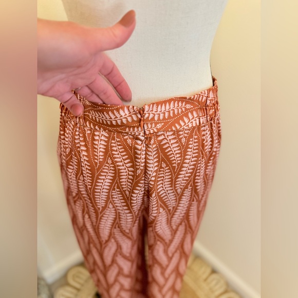 🌾 Hutch Silky Terracotta Patterned Wide Leg Pants - Picture 5 of 8